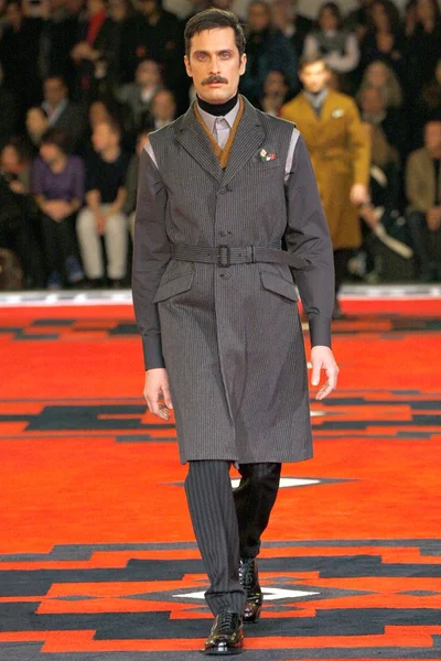 Look 12